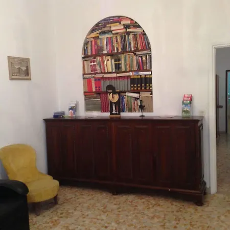 Hostel Alex Floransa