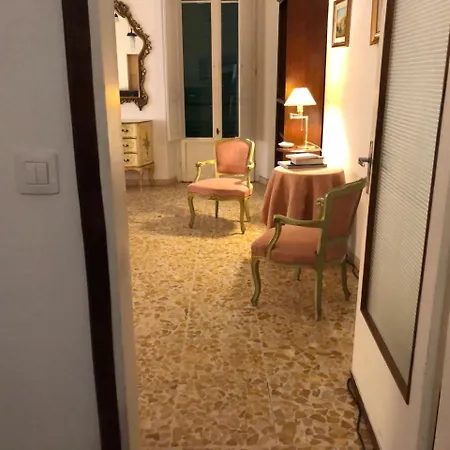 Hostel Alex Floransa